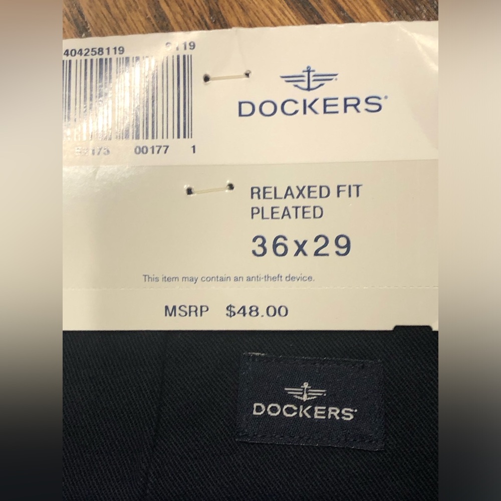 NWT Dockers Pleasted Relaxed Fit Cuffed Dress Pants Sz 36 x 29 - Picture 4 of 11